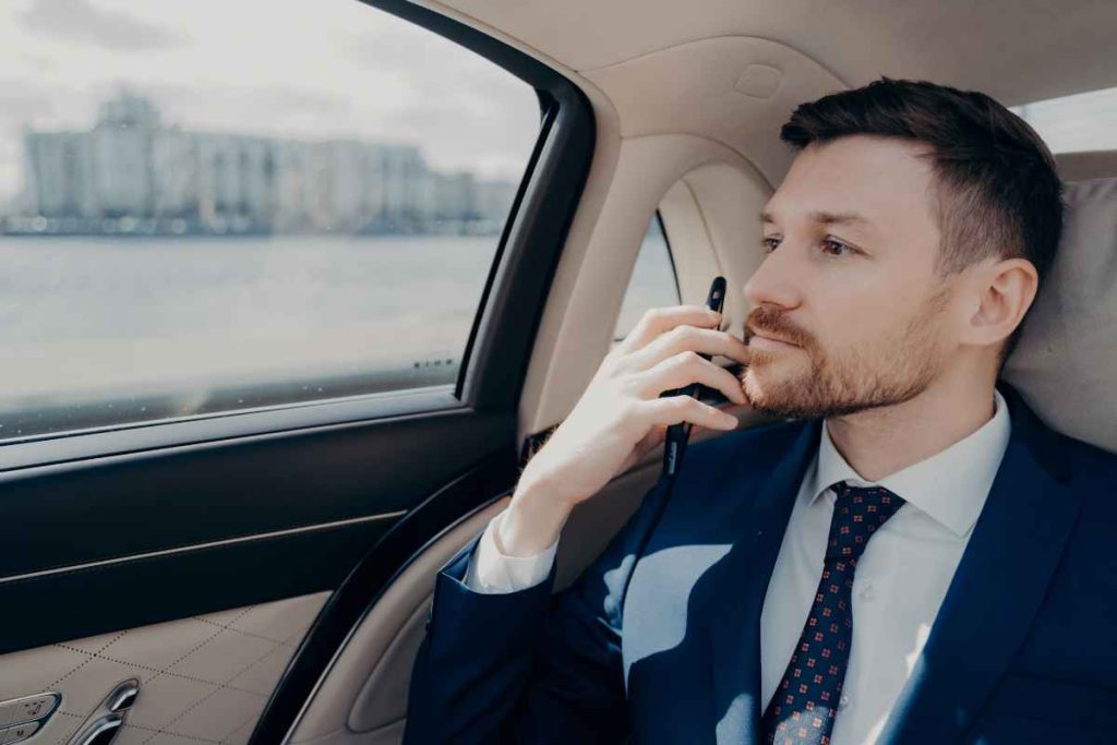 Transporte executivo para empresas: como avaliar contrato, SLA, segurança e fornecedor
